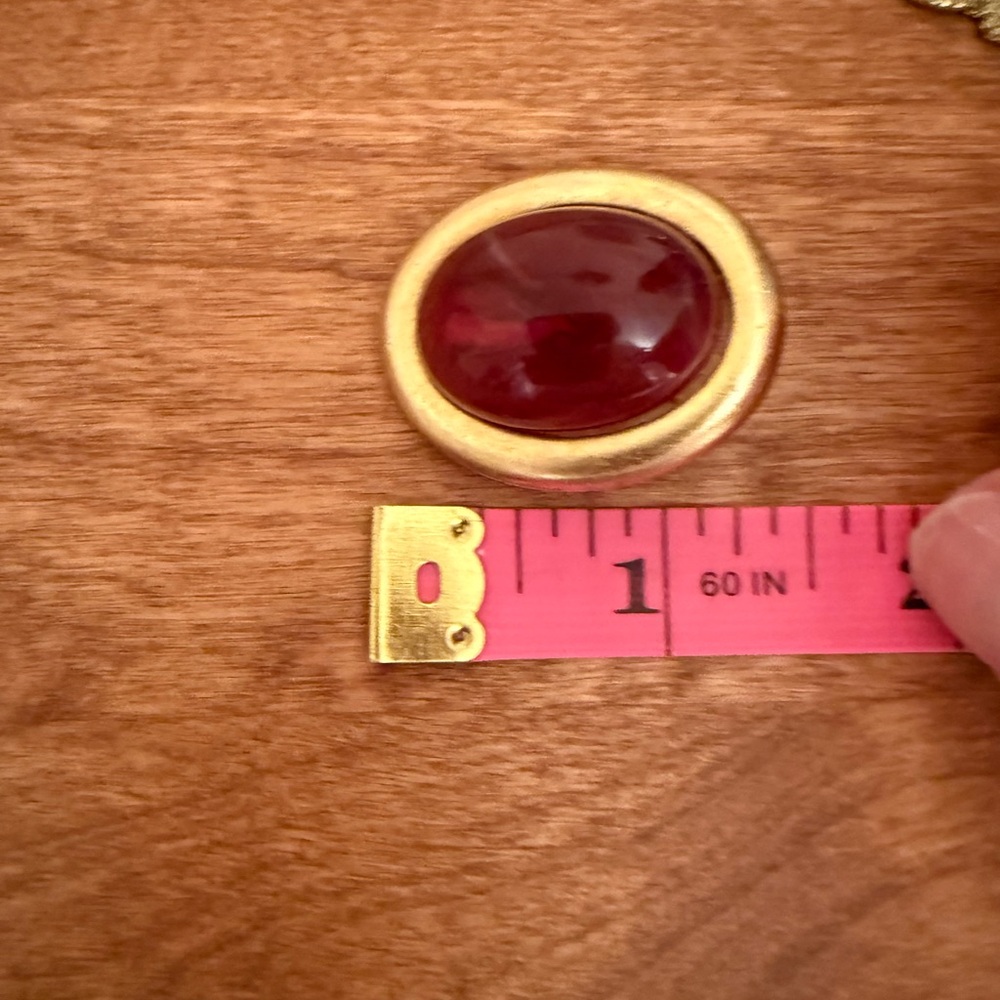 Vintage Crown Trifari Red Lucite Cabochons Gold Clip Earrings and Bracelet Set - Picture 10 of 13